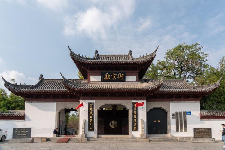 探寻陶瓷之都：景德镇九集小镇旅游指南