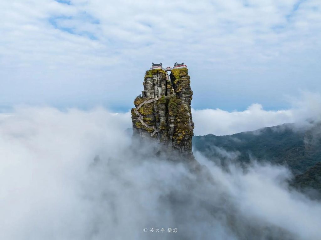 梵净山在哪里？梵净山在哪里住宿比较好？