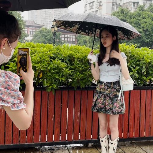 雨天旅游穿搭青岛