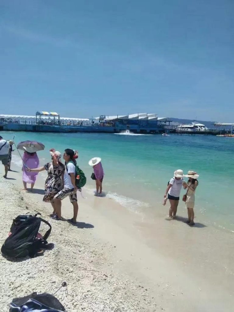 蜈支洲岛游玩攻略，蜈支洲岛游玩攻略百度经验？