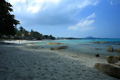 旅游八月份海边好玩吗